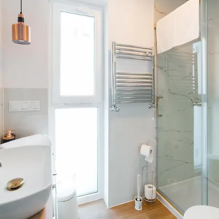 Sikorskiego, Sun & Snow * كارباش